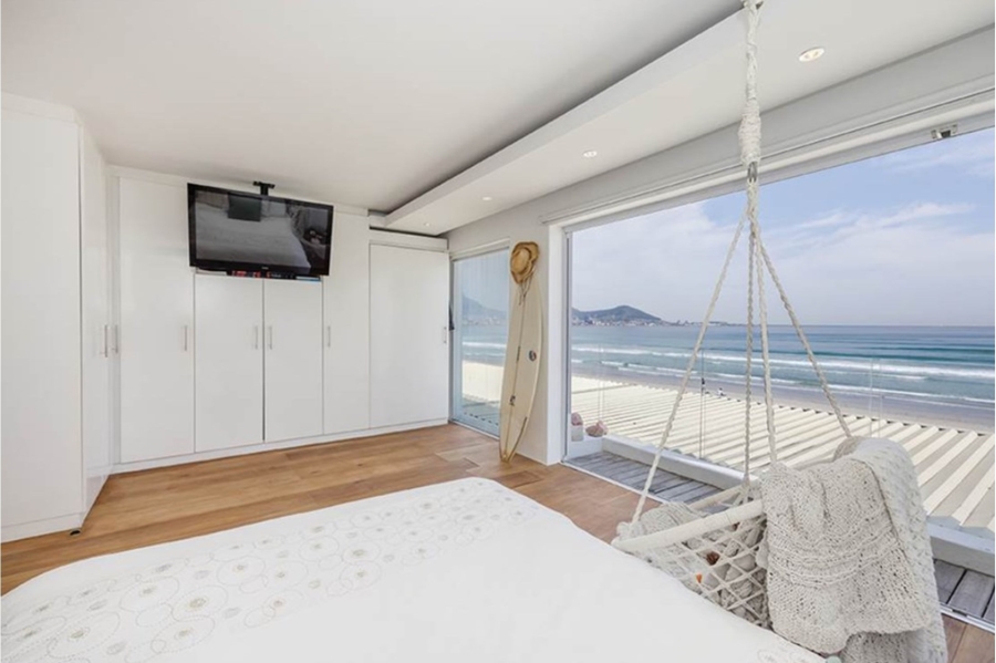 To Let 3 Bedroom Property for Rent in Lagoon Beach Western Cape